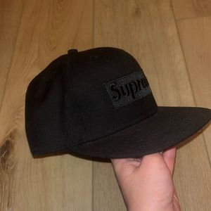 Black authentic supreme hat